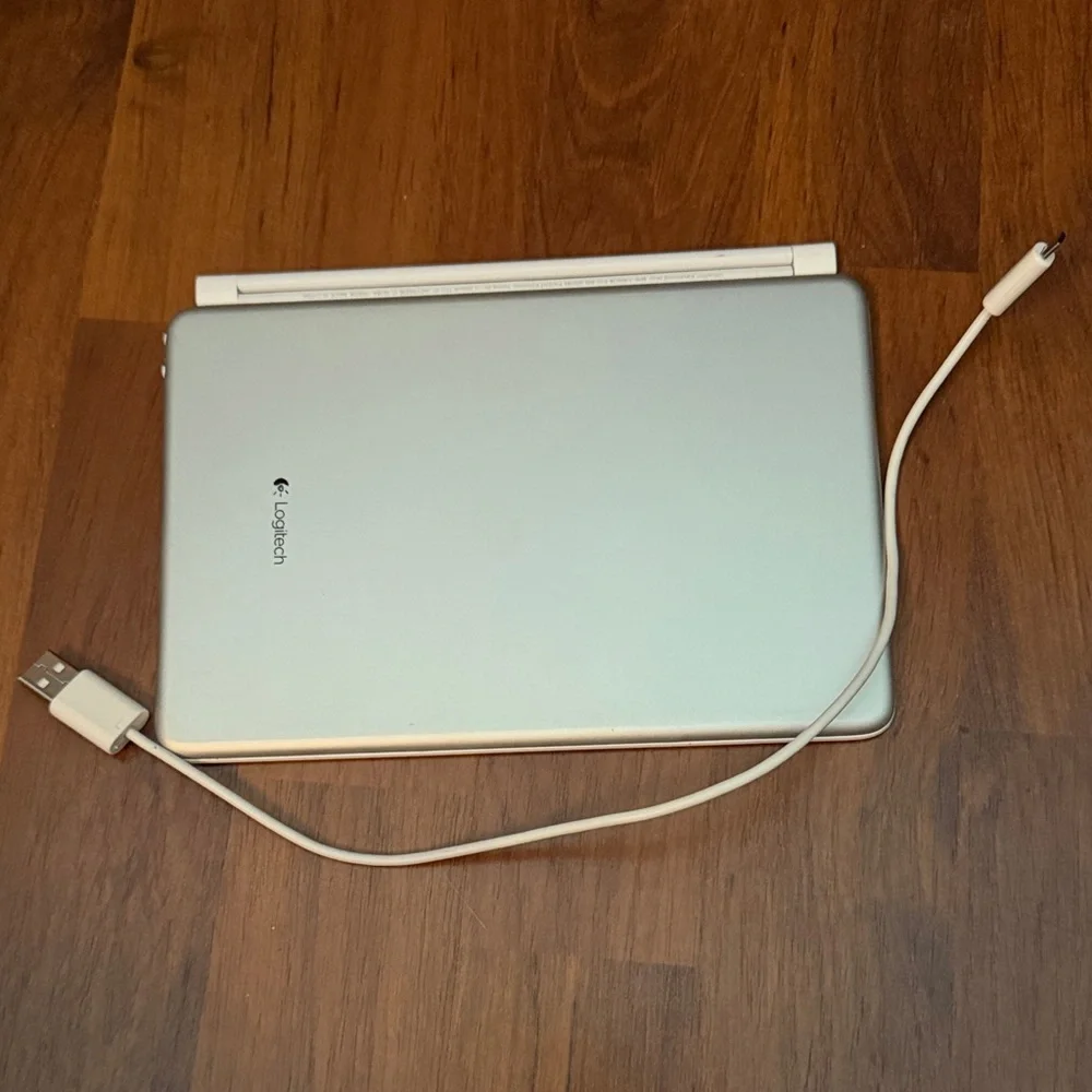 Logitech White Tablet Keyboard